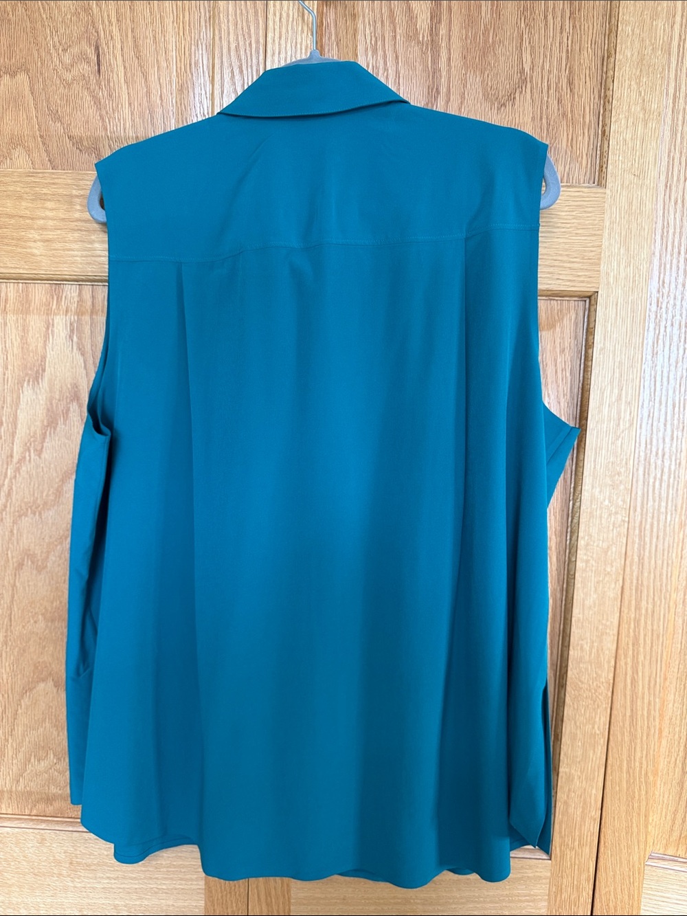 Athleta Emerald Green Sleeveless Button-Down Collared Shell - Picture 4 of 5
